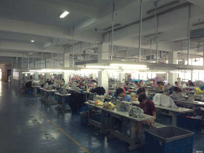 寧波市鄞州新博服飾 匠心織就時尚，創新引領服裝潮流